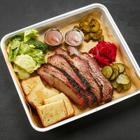 Логотип MEAT HAPPENS BBQ