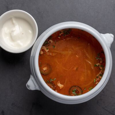Солянка мясная в Brauplatz по цене 540 ₽