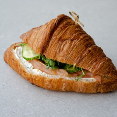 Круассан с лососем в The Odi по цене 13 р.