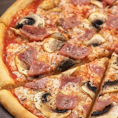 Пицца с ветчиной и грибами в Седло по цене 685 ₽