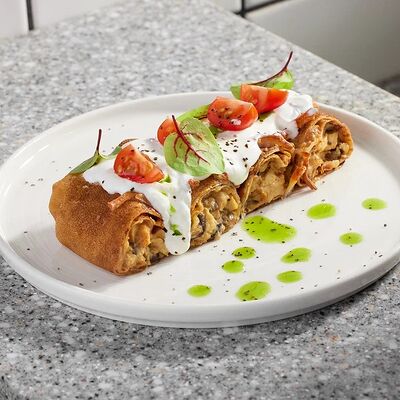 Блины с курицей и грибным соусом в People по цене 490 ₽