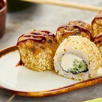 Запеченный с угрем в Sushist по цене 550 ₽