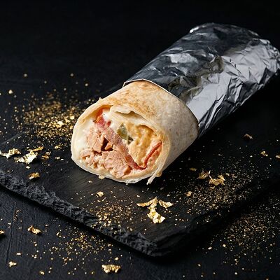 Фиш Пита'с (Лосось в тортилье) в Sushigopizza по цене 246 ₽