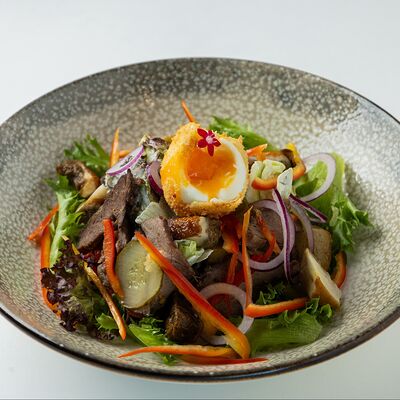 Салат с кабаном и белыми грибами в Jack London по цене 900 ₽