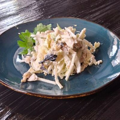 Салат Уолдорф в Длинный нос по цене 195 ₽