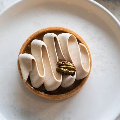 Тарт Грецкий орех-карамель в MAYAR по цене 600 ₽