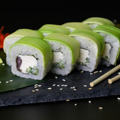 Фреш с тунцом в Caviar Rolls по цене 637 ₽