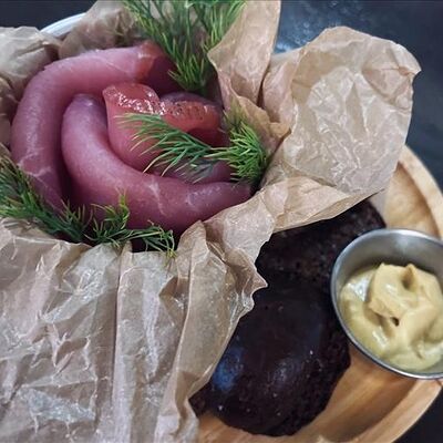 Мясная сыровяленая нарезка в Генрих и Генриетта по цене 250 ₽