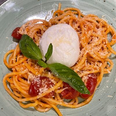 Спагетти Аль помодоро с бурратой в ISOLA по цене 750 ₽