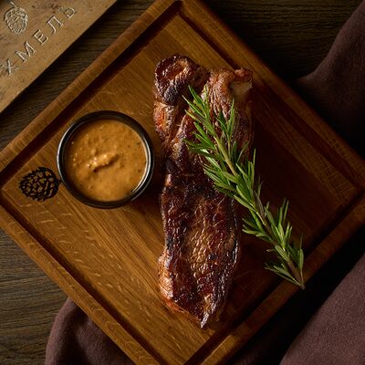 Стейк Стриплойн в Хмель по цене 690 ₽