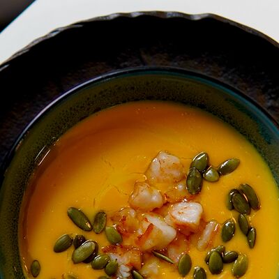 Тыквенный суп-пюре с креветками в Мы Же На Ты по цене 690 ₽