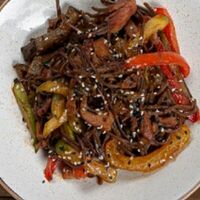 Лапша гречневая с курицей в Adriano