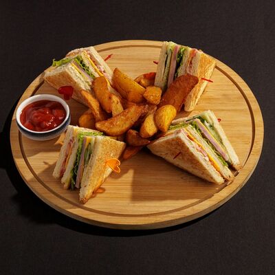 Клаб-сэндвич с ветчиной в Wasabi по цене 647 ₽