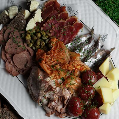 Антипасти в стиле Yale в Yale по цене 2900 ₽