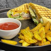 Твистер с куриным филе в О2 Lounge cafe