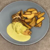 Куриная грудка в карри в Mustang Lounge Cafe