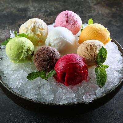 Мороженое ванильное в Баклажан в ТЦ 