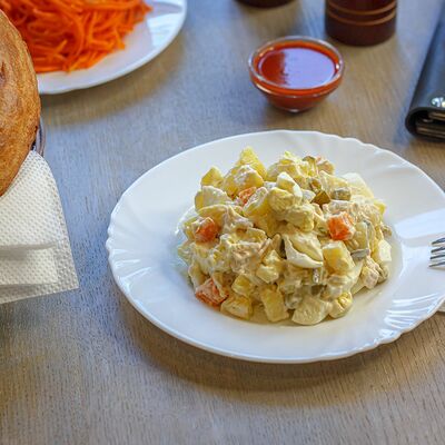 Оливье с курицей в Учкудук по цене 375 ₽