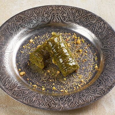 Сарма с фисташками в Pera по цене 250 ₽