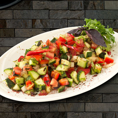 Салат с огурцами и помидорами в Бакинский Chef по цене 435 ₽