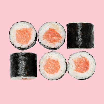 Маки с лососем в MyRoll по цене 410 ₽