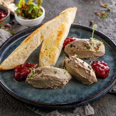 Паштет из утки с брусничным конфитюром в Пряности & Радости на Васильевском по цене 550