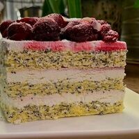 Торт Вишня-Мак в Coffee&Ko