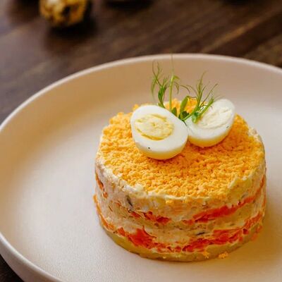 Мимоза с копченым лососемв Кочевники by Трикони по цене 850 ₽