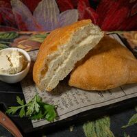 Домашний шоти с маслом и сванской солью в Грузинскоебистро Каха