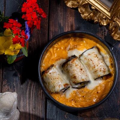 Баклажаны с мясом в Хачапури тетушки Марико по цене 425 ₽