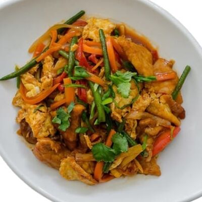 Вок со свининой с ананасом в кисло-сладком соусе в Fugo wok по цене 420 ₽