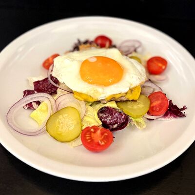 Салат Бургер в Трасса по цене 600 ₽