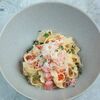Феттуччине с камчатским крабом, красной икрой и винным соусом в Tre/Quarti по цене 1080