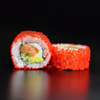 Калифорния с лососем в Sushi Kent по цене 621 ₽