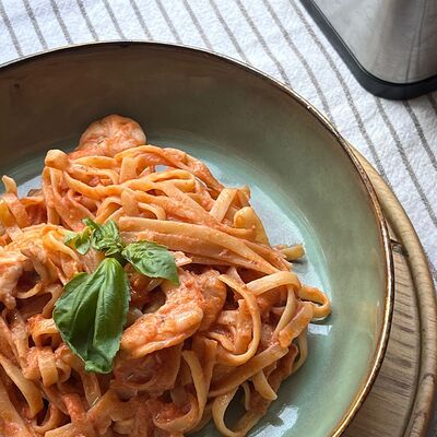 Паста с тигровыми креветкамив Общепит по цене 620 ₽