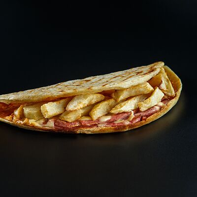 Пицца с колбасой и фри в Пицца мания по цене 290 ₽