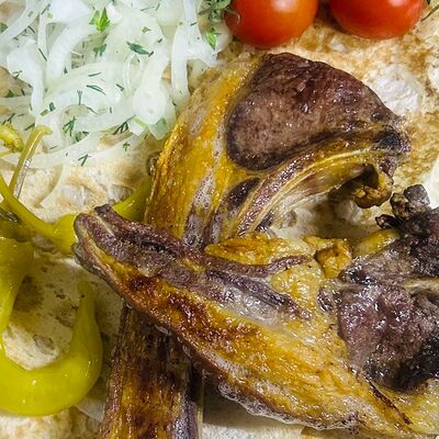 Корейка баранья на мангале в Горячо и вкусно по цене 950 ₽