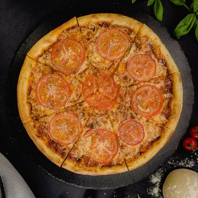 Пицца Маргарита 30 см в Ёжкин ролл по цене 759 ₽