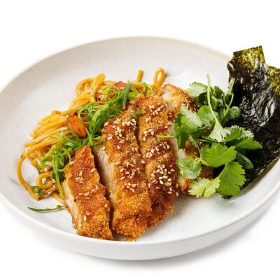 Лапша яичная с курицей Кацу в Делюсь добром по цене 630 ₽