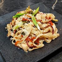 Вок Удон, курочка в кисло-сладком соусе в Колибри