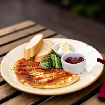 Омлет и зелень в Пекарня Мишеля по цене 210 ₽