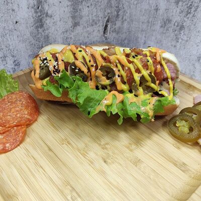 Хот-дог Мясной острый в Ешька по цене 425 ₽