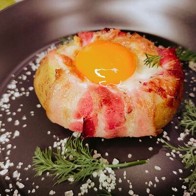 Фаршированный картофель в беконе в Грильфуд по цене 395 ₽