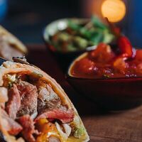 Буррито с говядиной в La Catrina