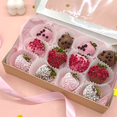 Клубника в шоколаде на день рождения №37 в Cosmo Сakery по цене 2790 ₽