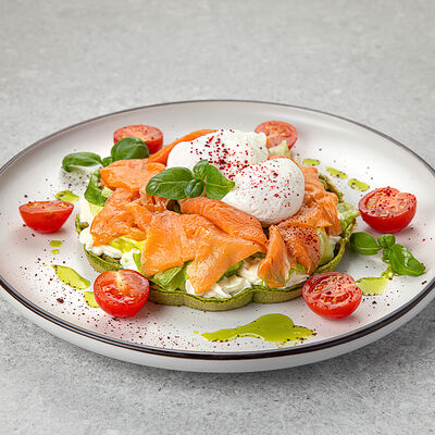 Завтрак с форелью и кремчиз в Vaffel Норвежские вафли, завтраки, кофе по цене 760 ₽