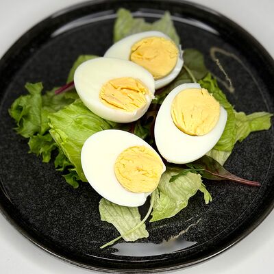 Яйца отварные в Клевая блиновая по цене 80 ₽