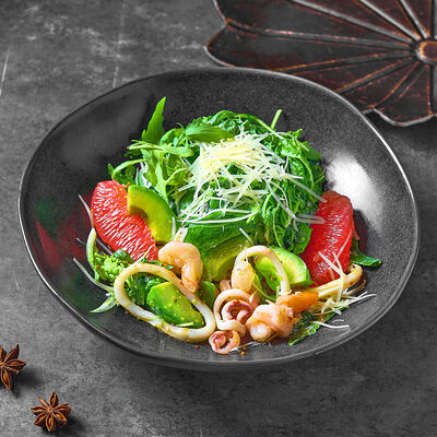 Салат пикантный с морепродуктами * в Тапчан по цене 990 ₽