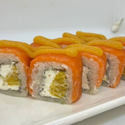 Ролл Филадельфия с апельсином в Sushi&wok по цене 650 ₽