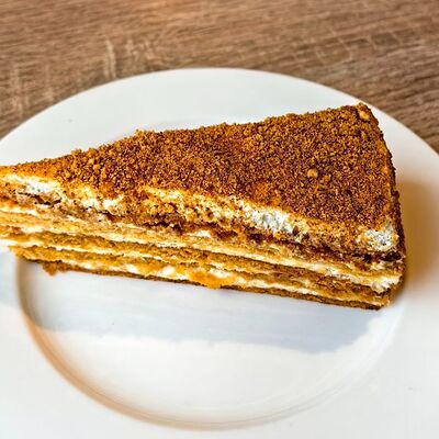 Медовик в Steak Me Truck по цене 429 ₽